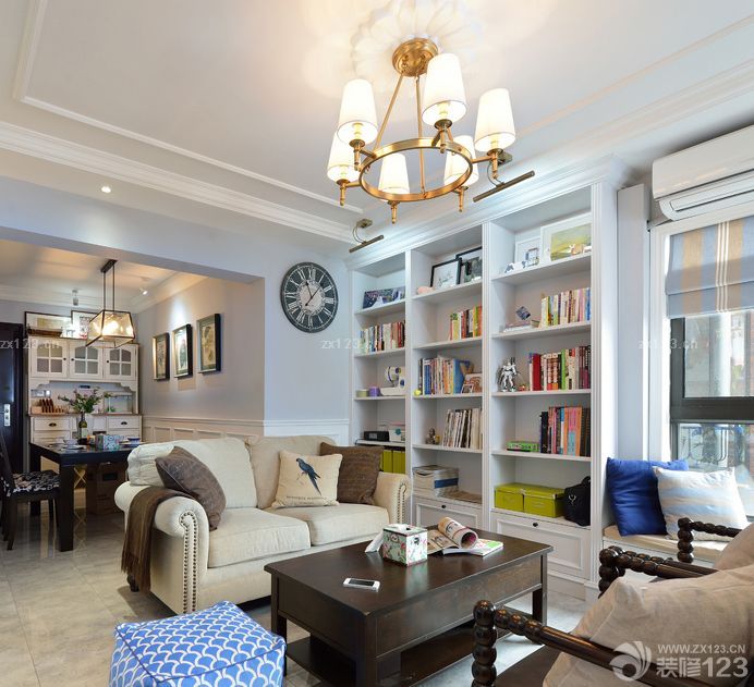 美式90平小户型客厅餐厅一体装修效果图欣赏