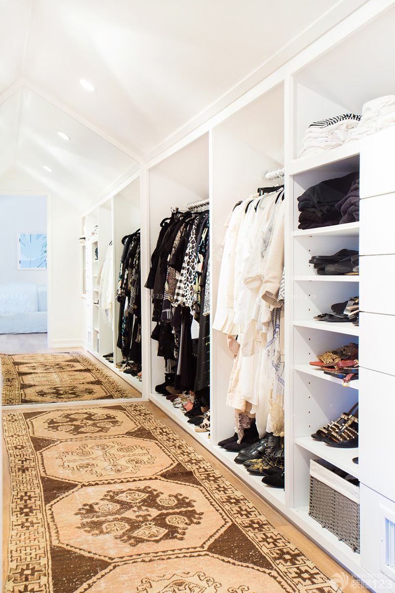 别墅衣帽间鞋柜设计装修效果图