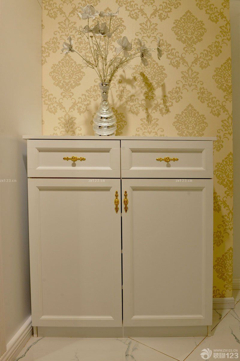 入户多功能鞋柜装修效果图2025新春