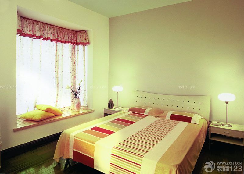 女孩温馨卧室装修设计效果图