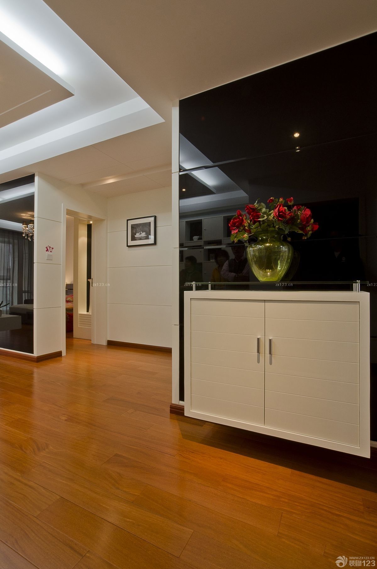 家装86平米小户型进门鞋柜装修效果图2025款