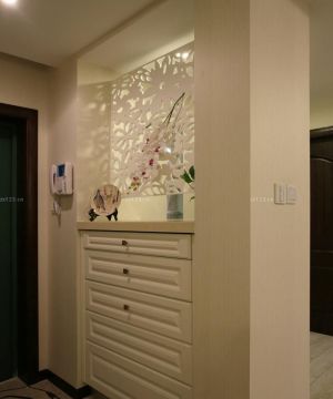 90平米小户型一进门鞋柜装修效果图片欣赏