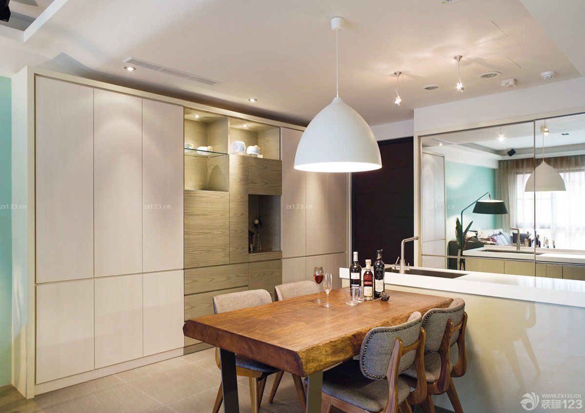 2025小户型简约风格餐桌椅子装修效果图欣赏