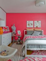 90后女生卧室设计红色墙面装修效果图片