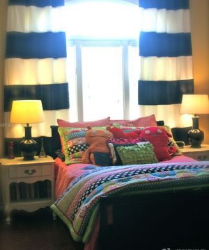最新90后女生卧室设计窗帘搭配效果图欣赏