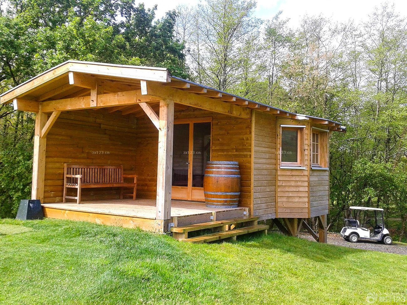 农村自建木屋别墅外观实景图片