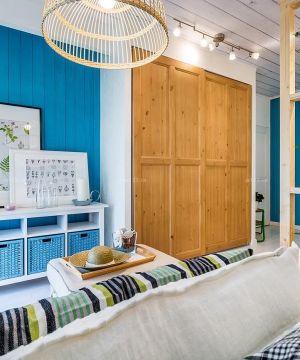 最新豪宅别墅室内木质墙面装修图片