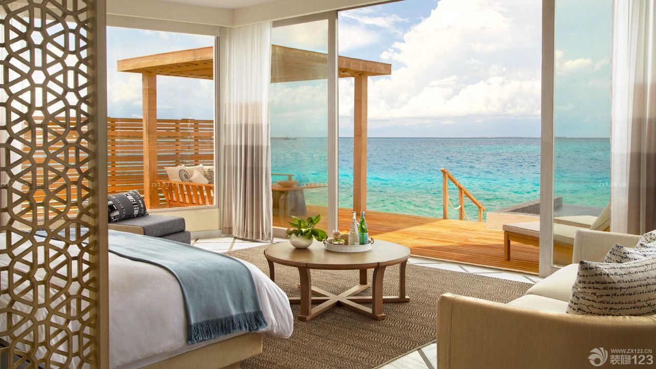 简欧风格别墅带阳台的卧室设计效果图片