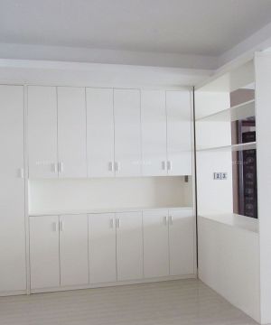 现代简约风格墙里镶鞋柜装修效果图2025款