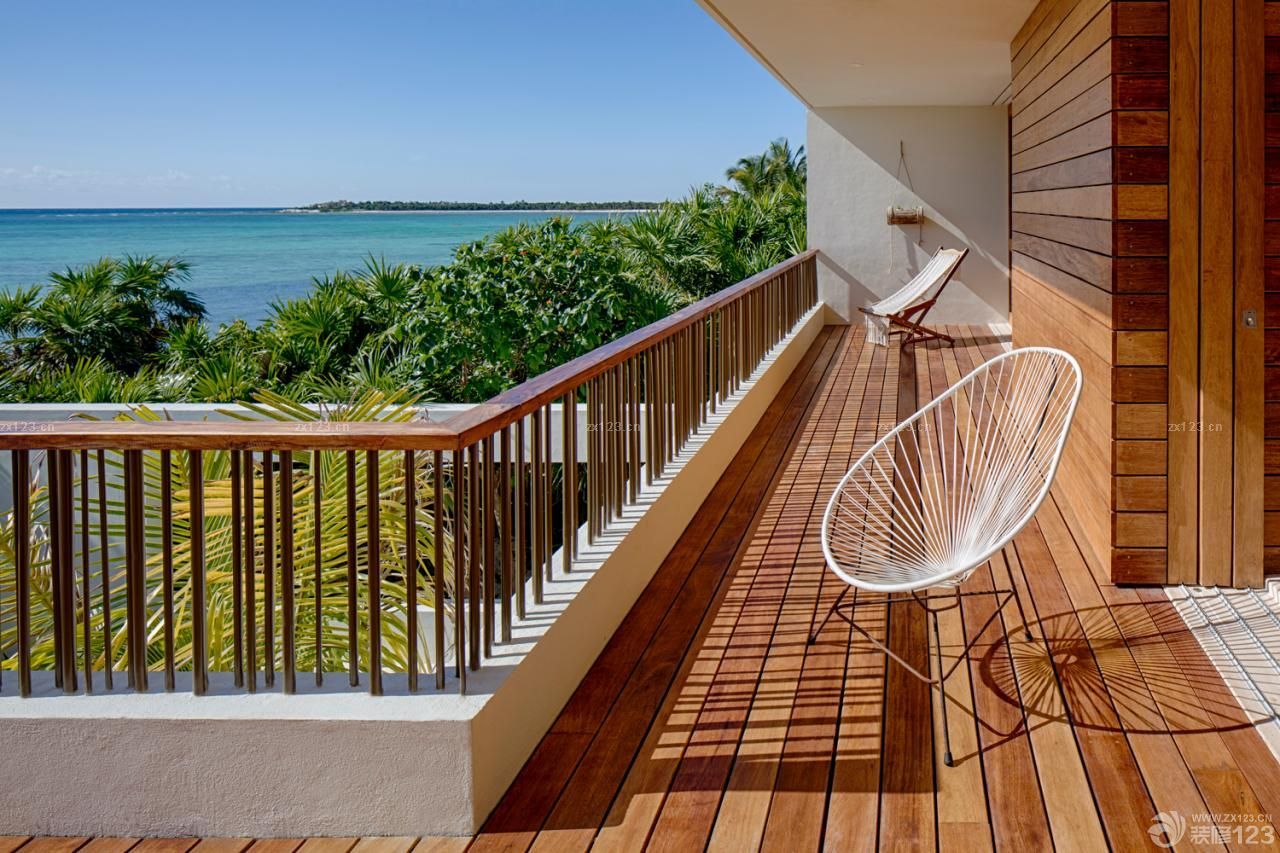 2025豪华乡村别墅阳台装修效果图欣赏