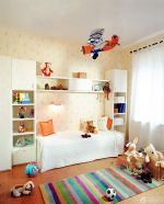 温馨小户型儿童房间小花壁纸装修实景图欣赏