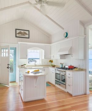 美式挑高小户型家居厨房装修效果图片