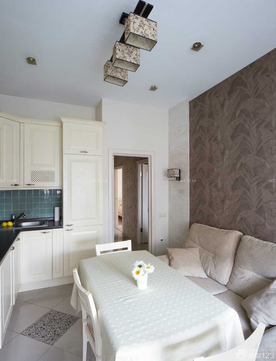 简约2025小户型白色橱柜装修效果图