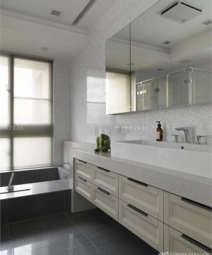 家装卫生间浴室灰色地砖装修效果图片