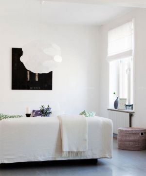 最新北欧风格小户型家装客厅白色墙面装修效果图片