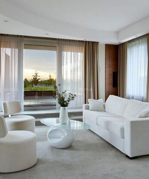现代风格客厅纯色窗帘装修样板间