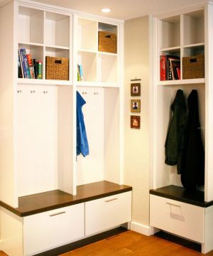 普通家庭门厅简单鞋柜装修效果图