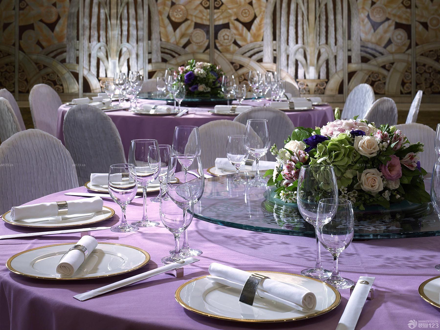 2025最新酒店餐厅圆餐桌装修效果图片