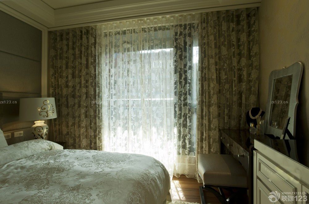 2023最新现代简约风格卧室窗帘装修效果图片