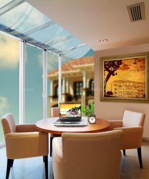 2025家装客厅阳台遮阳棚装修效果图片