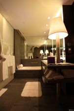 小型酒店整体浴室装修效果图