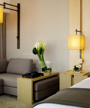 小型酒店客房床头壁灯装修效果图片