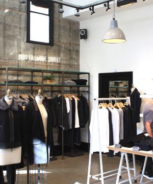 2025欧美式服装店衣架装修效果图片大全