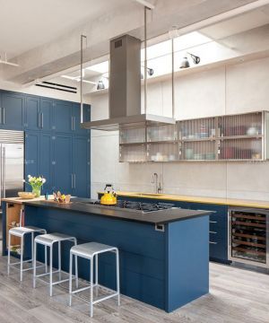 个性厨房蓝色橱柜装修效果图大全2023图片