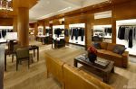 2025最新服装店原木地板装修效果图片