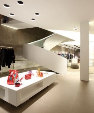 服装店内吊顶装修效果图2025