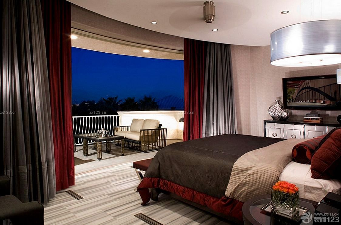 时尚家庭带阳台的卧室装修效果图大全2025图片