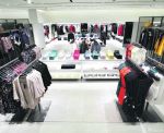 服装专卖店产品展示柜装修图2025图片