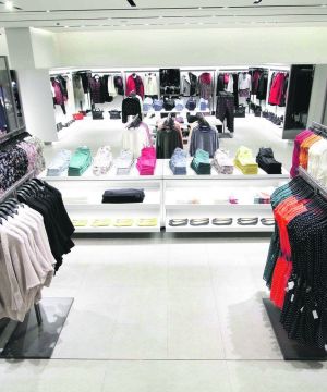 服装专卖店产品展示柜装修图2025图片
