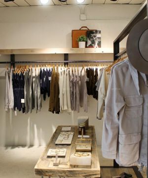 服装专卖店室内装修图2025图片 