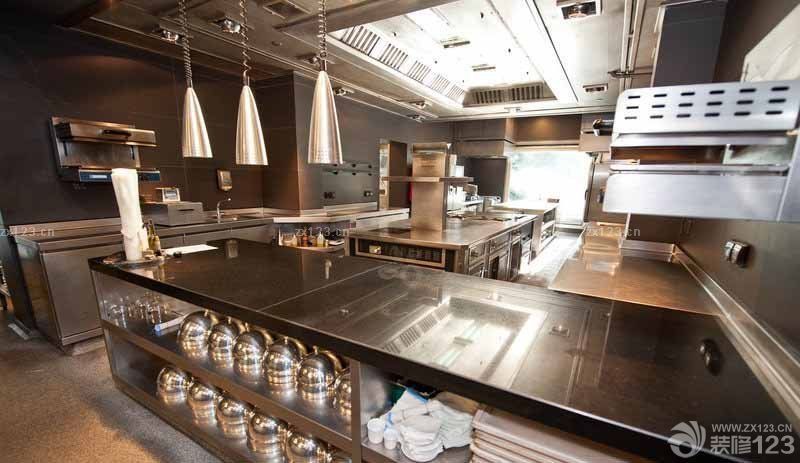 酒店开放式厨房橱柜设计效果图