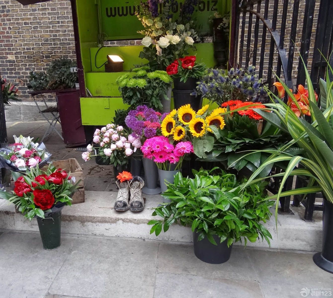 小型鲜花店装修效果图片大全2025
