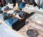 2025精品服装店展示架设计装修效果图大全