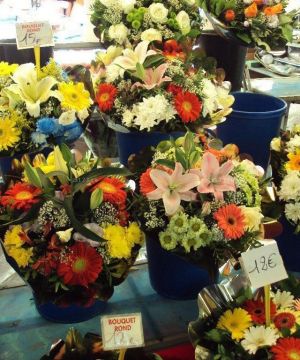 国外花店室内花架设计效果图2025图片