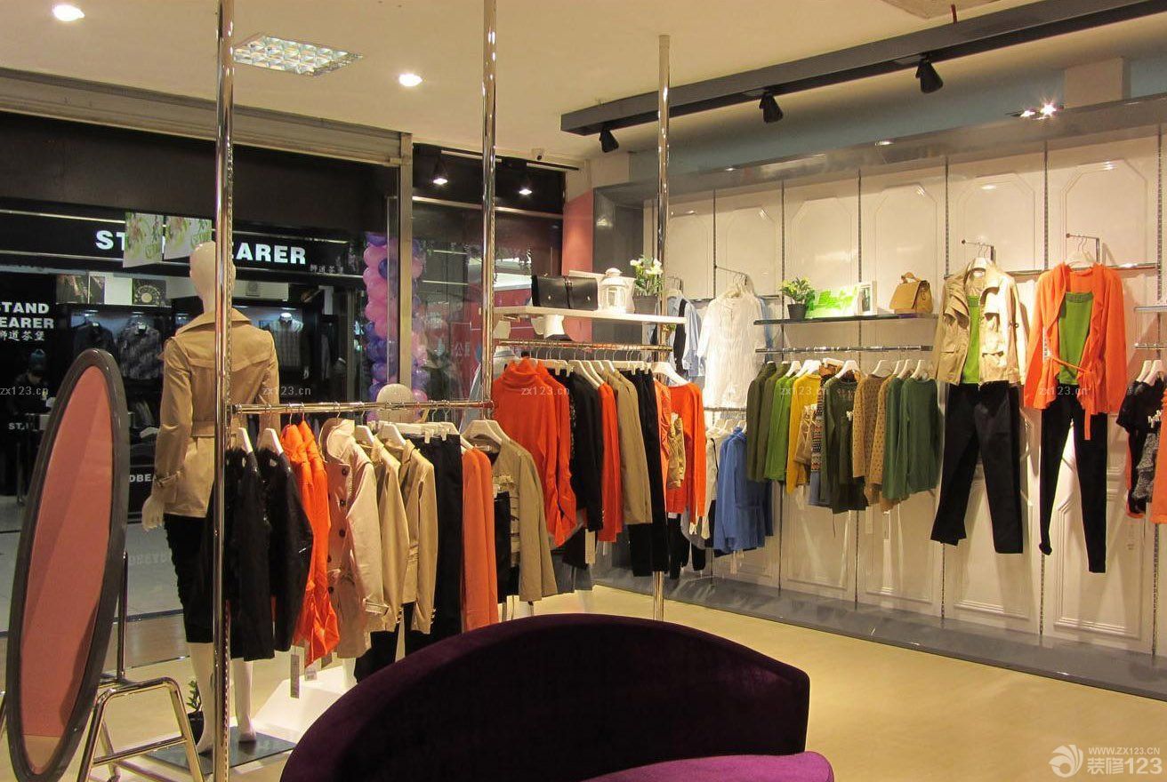 2025女装专卖店室内服装展示架设计