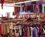 2025中老年服装店室内挂衣架装修效果图片
