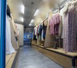 中老年服装店吊顶装修效果图2025