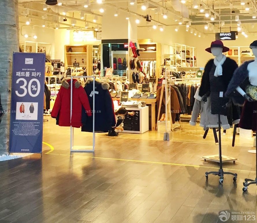 2023最新韩国服装店筒灯装修效果图片