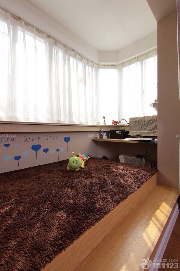 卧室阳台榻榻米床装修效果图