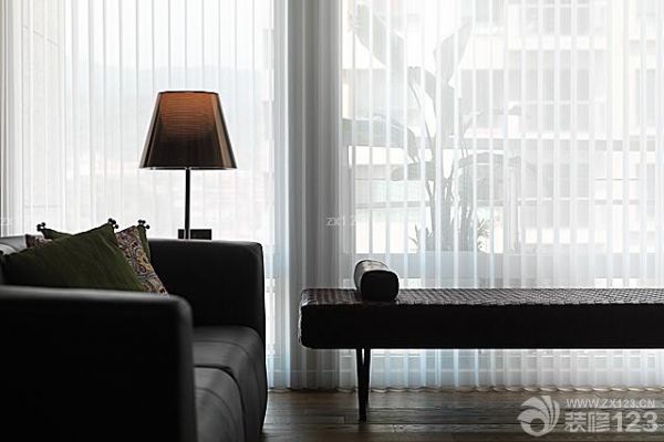 现代简约风格白色窗帘装修图片效果