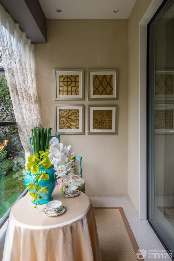 法式风格阳台装饰效果图