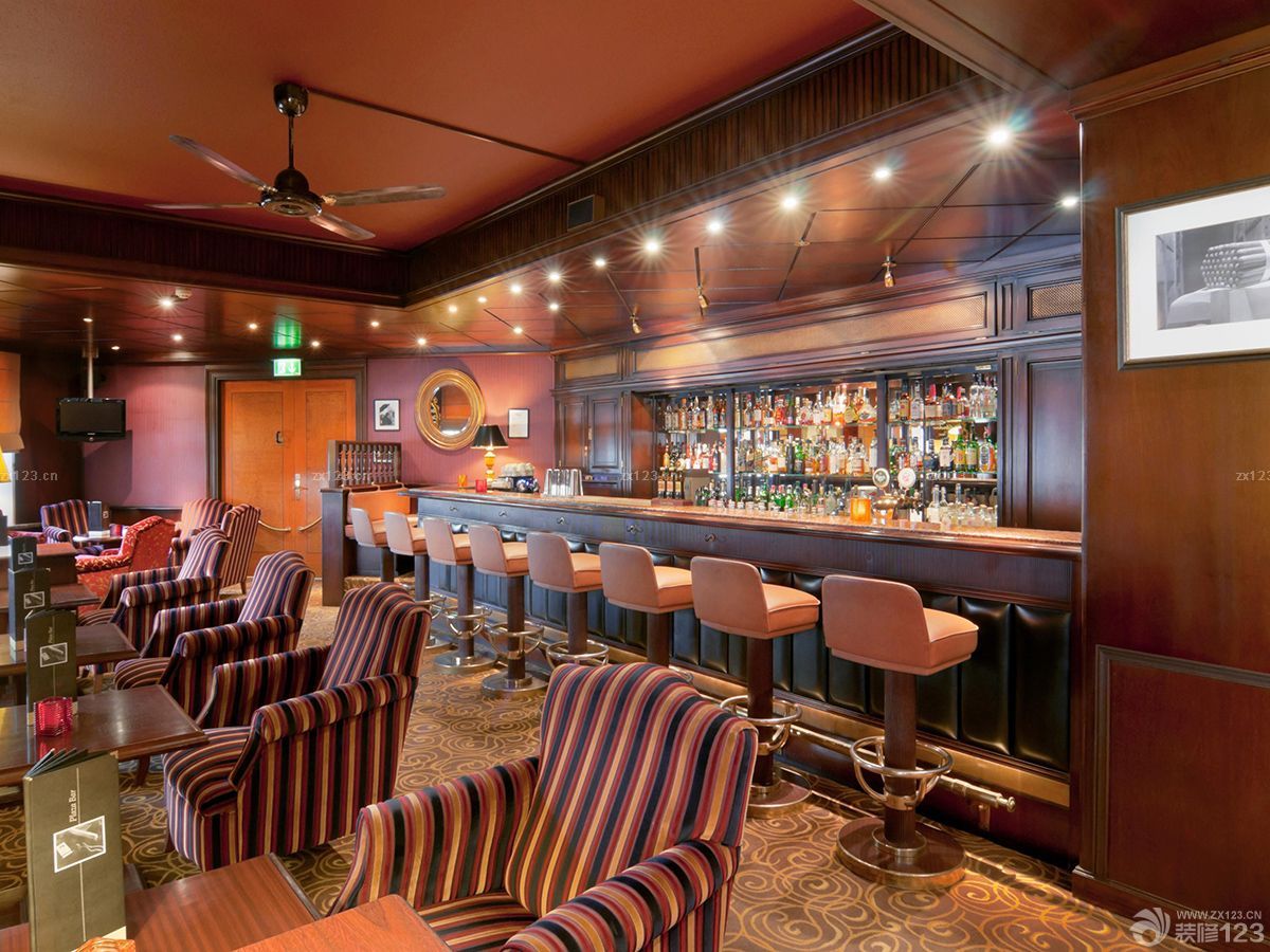 简约美式风格酒吧设计装修效果图