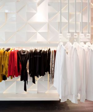 2025服装店室内背景墙装修效果图图片欣赏 