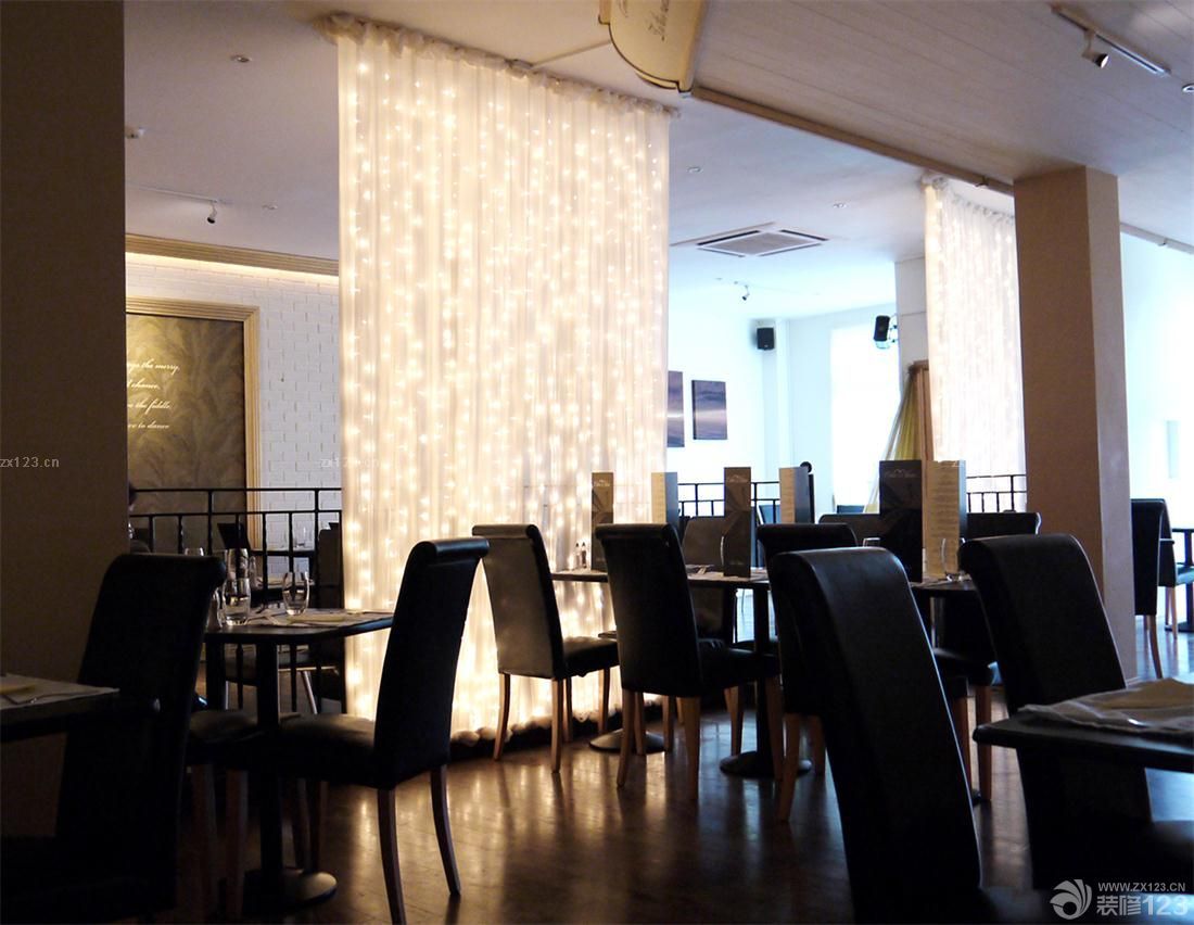 经典休闲酒吧隔断帘装修效果图片