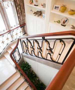 现代别墅复式楼梯设计效果图