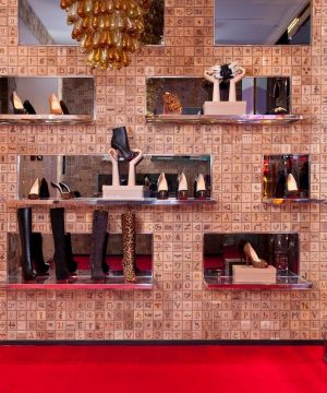 女鞋店创意背景墙装修